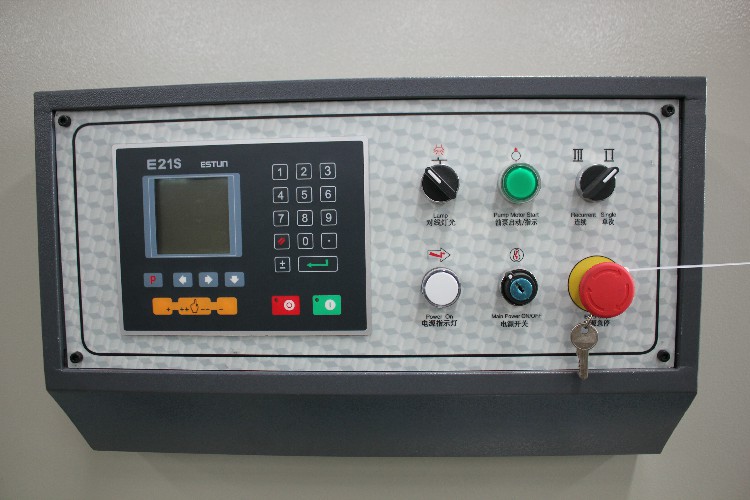 12mm 3200mm Hydraulic Guillotine Shearing Machine Cnc Steel Sheet Cutting Machine 12 mm 3200 mm hydraulisk giljotinklippemaskin Cnc stålplate skjæremaskin