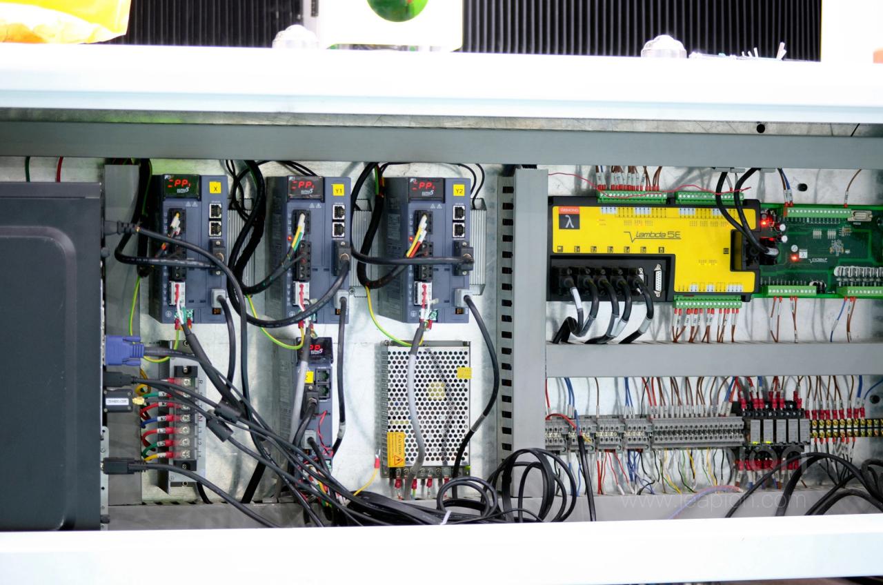 1500*3000mm 500w Racuys Or Ipg Fiber Laser Cutting Machine 1500*3000mm 500w Racuys eller Ipg fiberlaserskjæremaskin