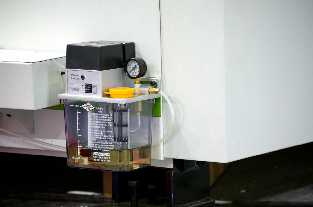 1500*3000mm 500w Racuys Or Ipg Fiber Laser Cutting Machine 1500*3000mm 500w Racuys eller Ipg fiberlaserskjæremaskin