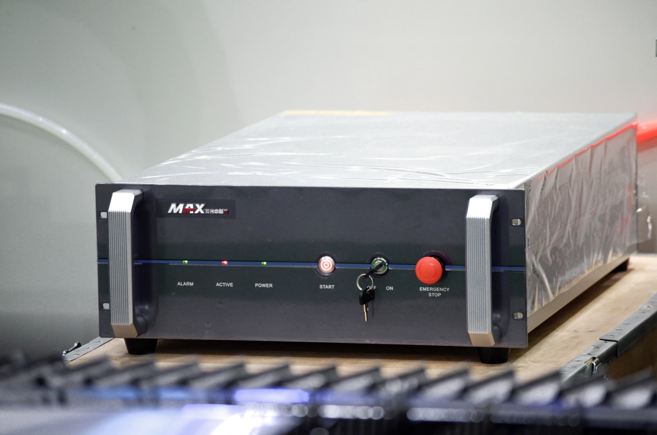 1500*3000mm 500w Racuys Or Ipg Fiber Laser Cutting Machine 1500*3000mm 500w Racuys eller Ipg fiberlaserskjæremaskin