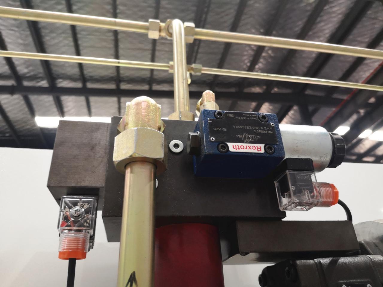 160t-4000 4-axis Cnc Hydraulic Bending Machine Press Brake 160t-4000 4-akset Cnc hydraulisk bøyemaskin kantpress