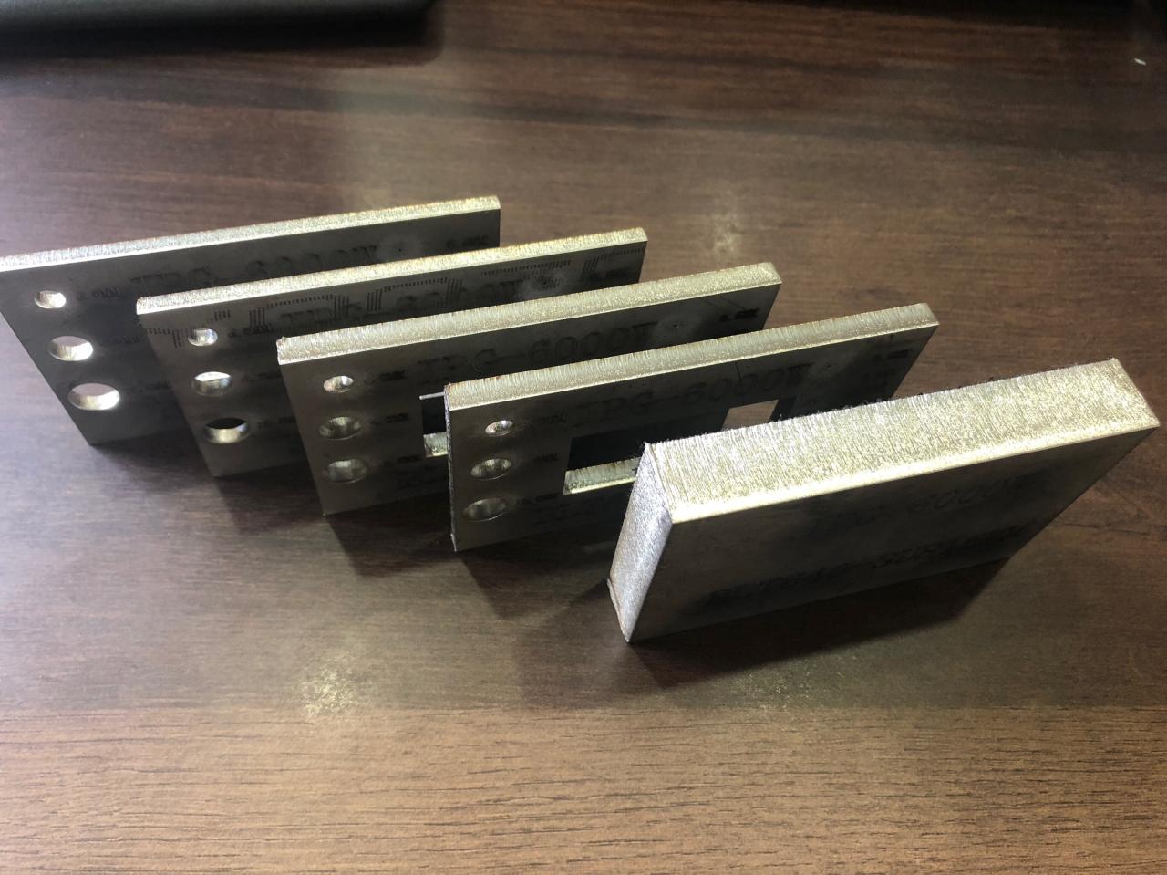 3015 4015 1kw To 6kw Cnc Fiber Laser Cutting Machine Raycus Laser Power 3015 4015 1kw til 6kw Cnc fiberlaserskjæremaskin Raycus Laser Power