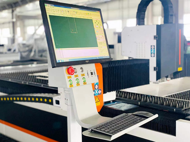 3015 Fiber Laser Cutting Machine For High-Speed Cutting Of 1-6mm Metal Materials 3015 fiberlaserskjæremaskin for høyhastighetsskjæring av 1-6 mm metallmaterialer