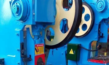 400 Ton Small Pneumatic Power Punch Press Mechanical Eccentric Punching Machine 400 tonn liten pneumatisk kraftstansepress Mekanisk eksentrisk stansemaskin