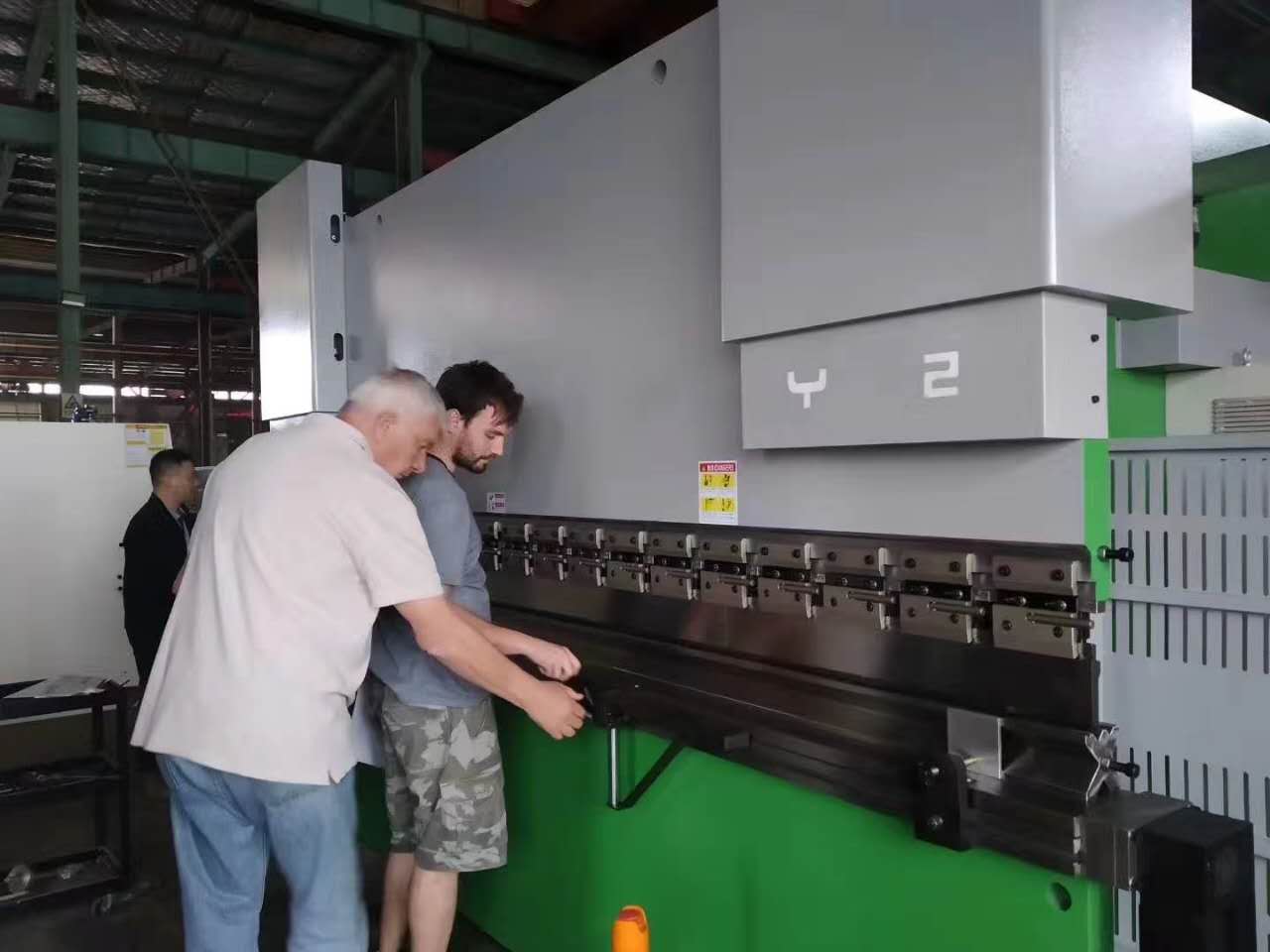 63 Ton Metal Steel Sheet Plate Bending Machine Cnc Hydraulic Press Brake For Metal Working 63 tonn metall stålplate bøyemaskin Cnc hydraulisk kantpresse for metallbearbeiding