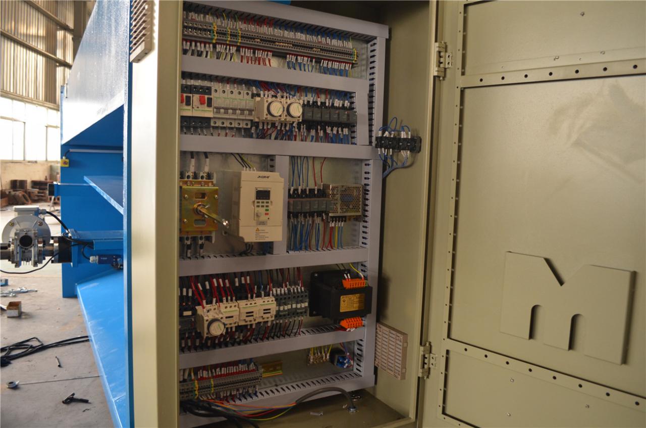 6*3200mm Guillotine Shears Metal Shear Hydraulic Iron Sheet Cutting Shearing Machine 6*3200 mm giljotinsaks metallskjær Hydraulisk skjæremaskin for jernplater