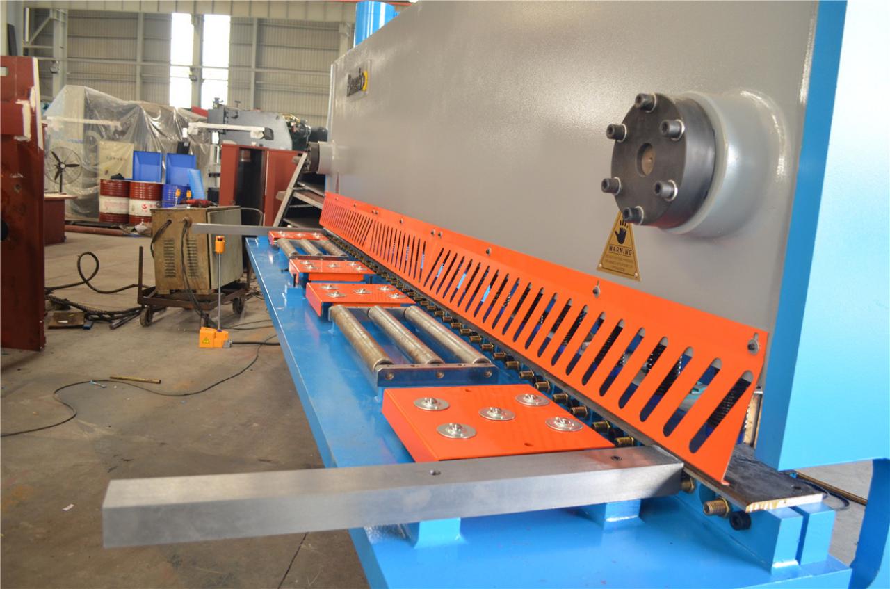 6*3200mm Guillotine Shears Metal Shear Hydraulic Iron Sheet Cutting Shearing Machine 6*3200 mm giljotinsaks metallskjær Hydraulisk skjæremaskin for jernplater