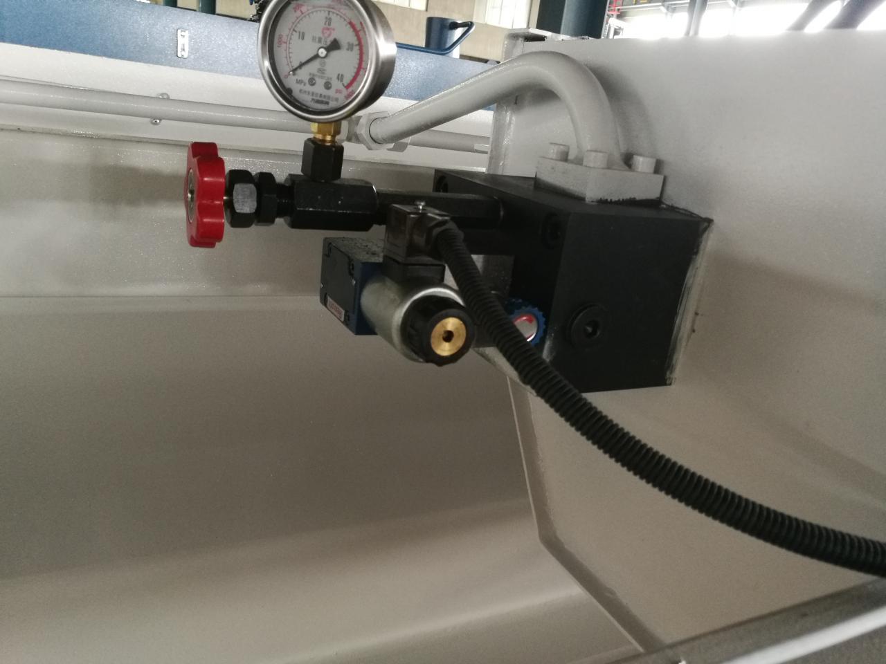 6mm Q11 Electric Sheet Plate Shearing Machine 8 Feet Sheet Metal Shearing Machine 6mm Q11 Elektrisk klippemaskin for plateplater 8 fot klippemaskin