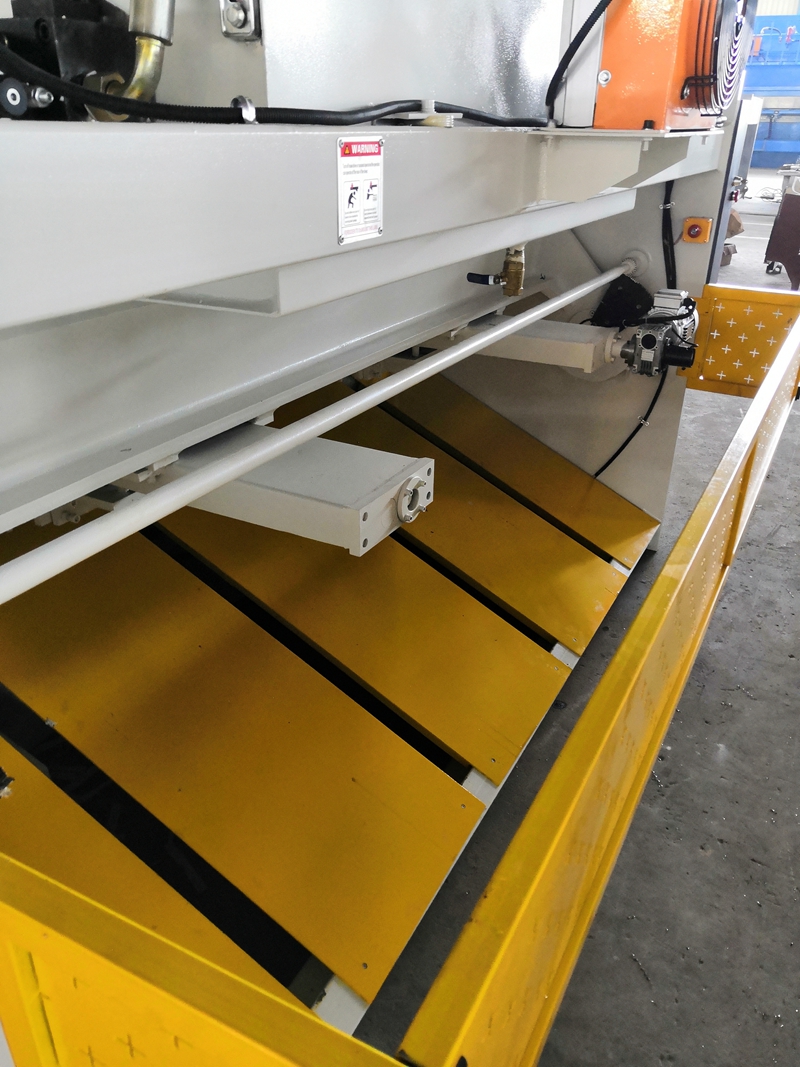 6mm Q11 Electric Sheet Plate Shearing Machine 8 Feet Sheet Metal Shearing Machine 6mm Q11 Elektrisk klippemaskin for plateplater 8 fot klippemaskin