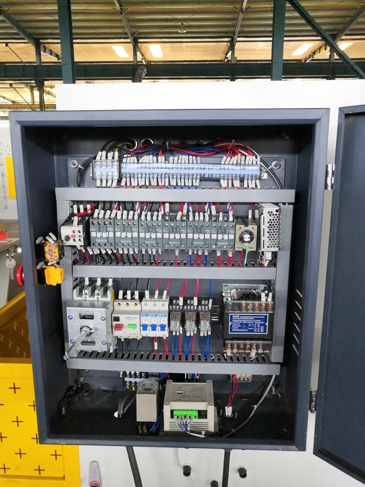 6mm Q11 Electric Sheet Plate Shearing Machine 8 Feet Sheet Metal Shearing Machine 6mm Q11 Elektrisk klippemaskin for plateplater 8 fot klippemaskin