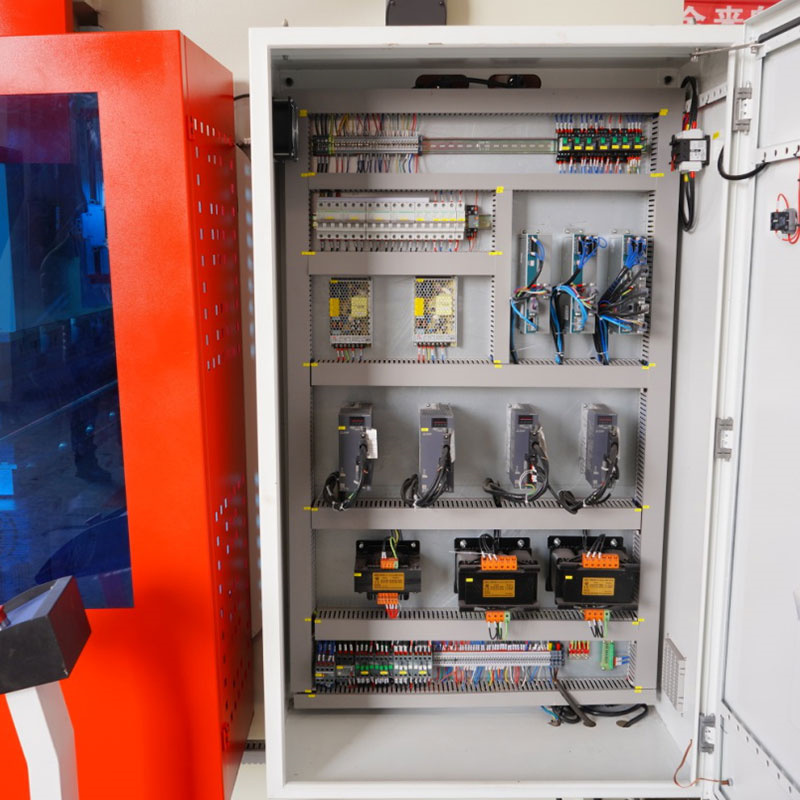 CNC hydraulisk kantpressemaskin modell Wc67k-80tx3200