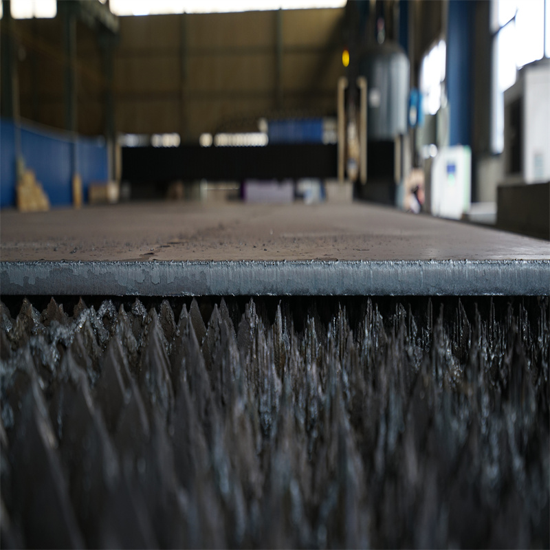 Kina Høy kvalitet Billig 3kw Fiber Laser Cutting Machine Pris