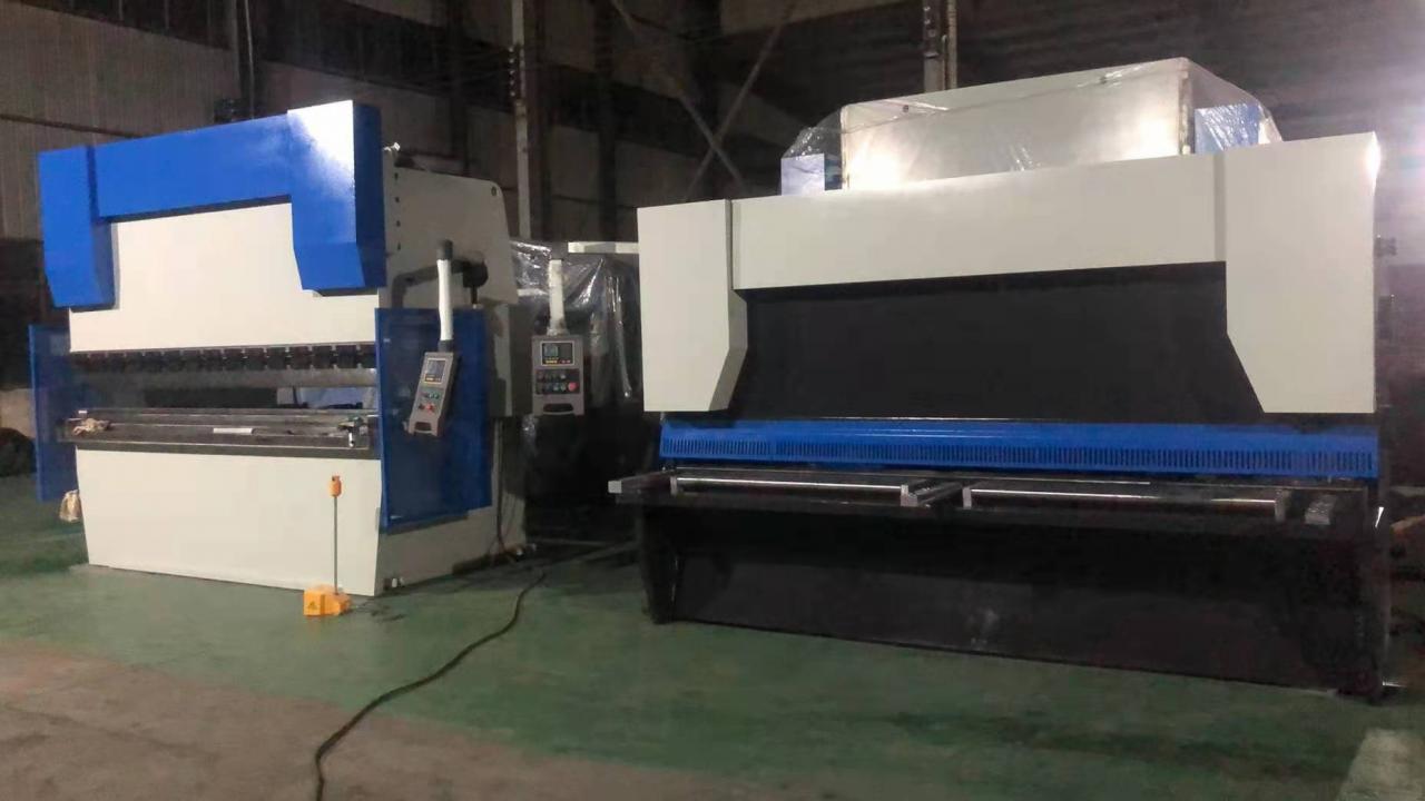 Da53t Cnc System Controller 125t4000 3+1 Axis Cnc Hydraulic Press Brake With Good Quality Da53t Cnc System Controller 125t4000 3+1 Axis Cnc Hydraulisk kantpress med god kvalitet