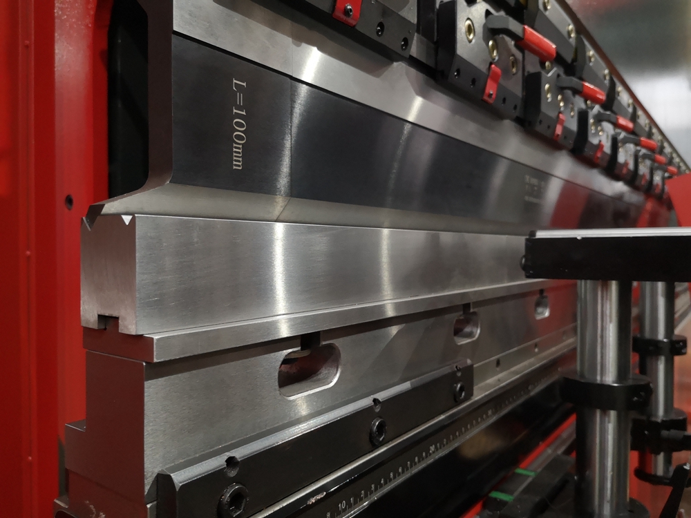 Delem Da66t 125 3+1 4+1 6+1 8+1 Cnc Hydraulic Press Brake For Metal Plate Bending Delem Da66t 125 3+1 4+1 6+1 8+1 Cnc Hydraulisk kantpresse for bøying av metallplater