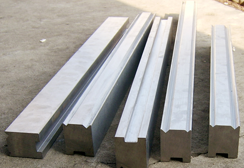 Full Automatic High Power Sheet Bending Machine And Cnc Press Brake Machine Helautomatisk høyeffekts arkbøyemaskin og Cnc kantpressemaskin