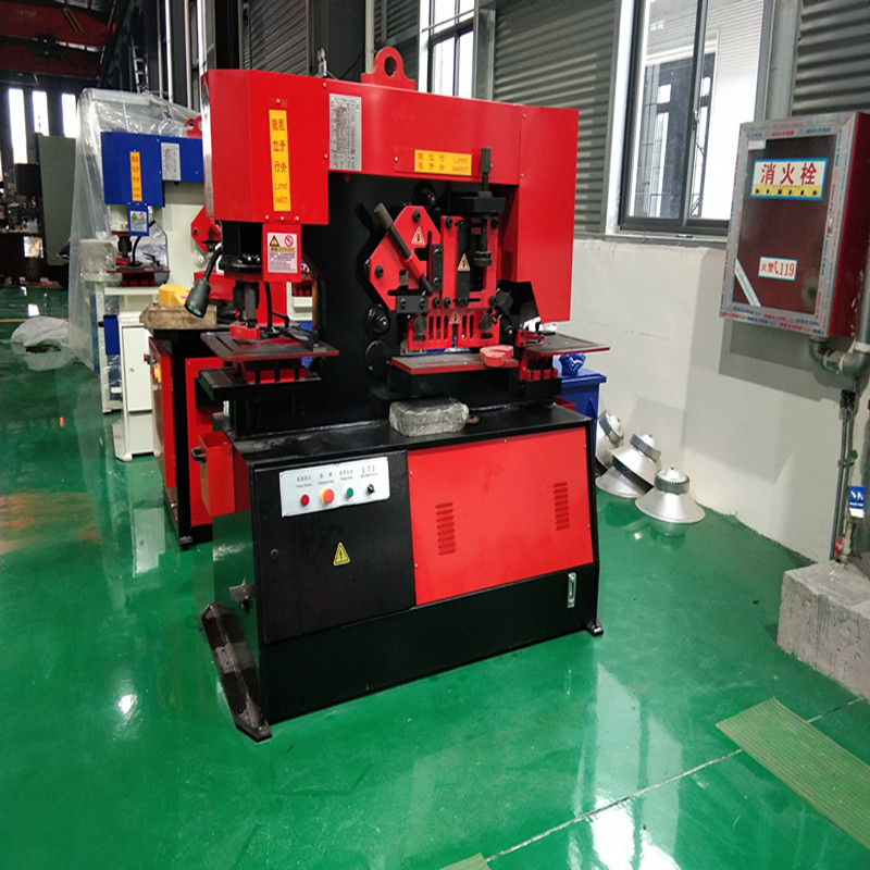 Q35y Series Hydraulic Ironworker Shearing And Punching Machine Q35y Series Hydraulisk Ironworker klippe- og stansemaskin