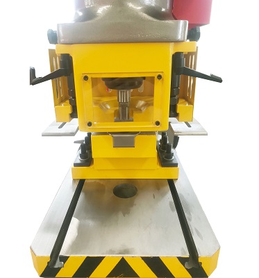 Steel Plate Angle Cutting Punching Notching Machine Hydraulic Ironworker For Sale Stålplate Vinkelskjæring Punching Notching Machine Hydraulisk Ironworker Til salgs