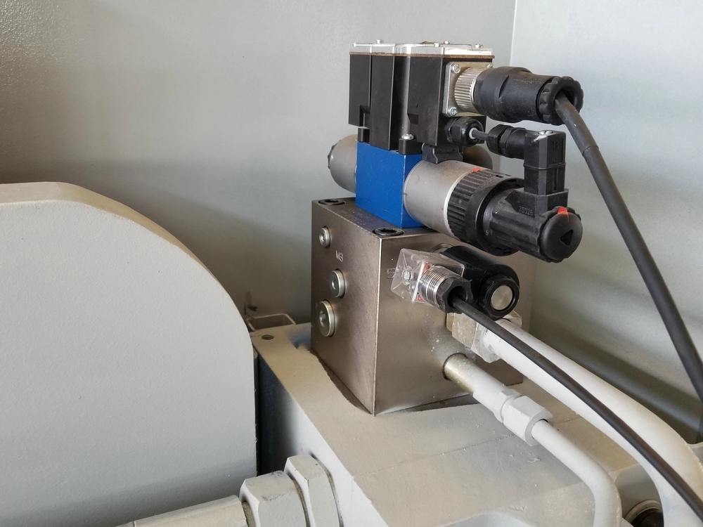 Wc67k 100 tonn 200 tonn hydraulisk Cnc kantpressemaskin for jern metall stålplate